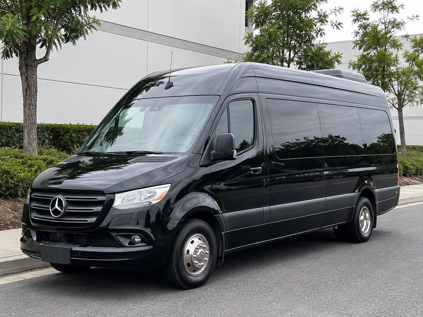 find the perfect transportation for your next airport transfer 3