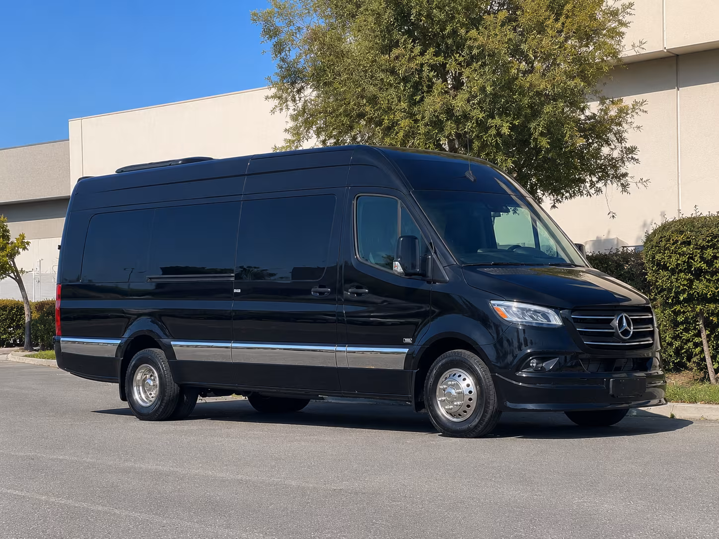 find the perfect transportation for your next airport transfer 5